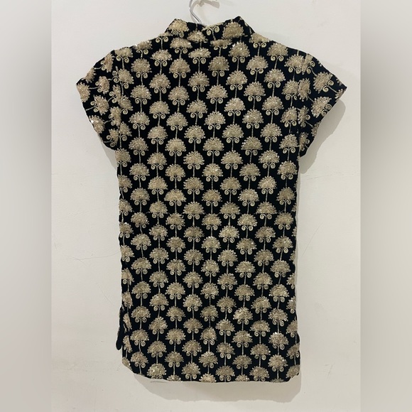 Stylish ready to wear designer saree with peplum black blouse and golden saree - Picture 5 of 9